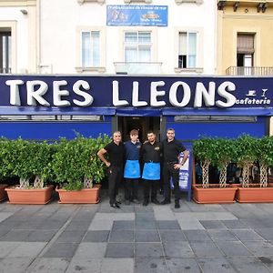 Hotel Tres Leones